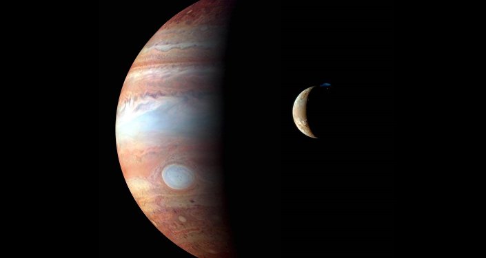 アマチュア天文家　木星とＵＦＯの衝突を撮影