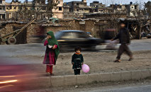 アフガニスタンで男が6歳の娘をヤギと食料と交換に嫁に出す