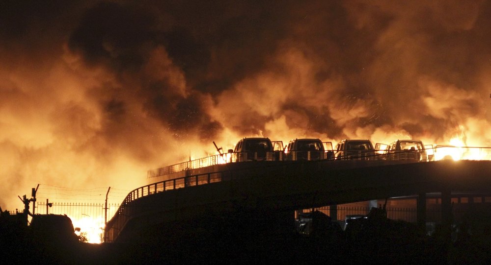 中国天津、爆発事故で死者４０人以上、数百人が負傷