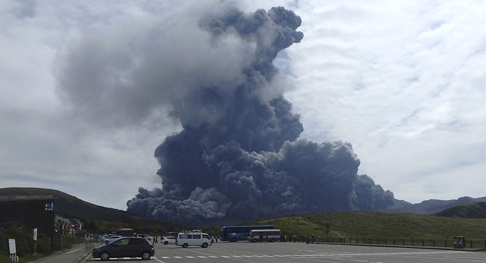 熊本県で阿蘇山噴火